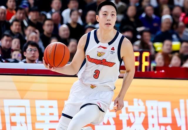 开云体育下载入口-广东大胜四川惊现两点：全明星票王7分4失误，胡明轩超越朱芳雨