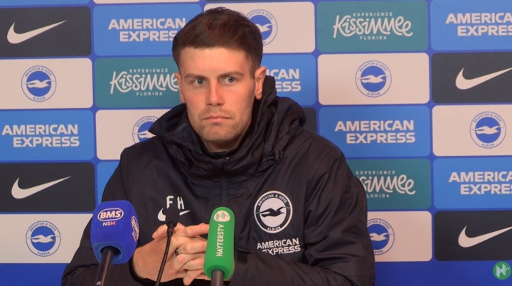 开云体育下载入口-布莱顿主帅：若踢阿森纳比其它比赛少踢10分钟，球迷花钱看这个？